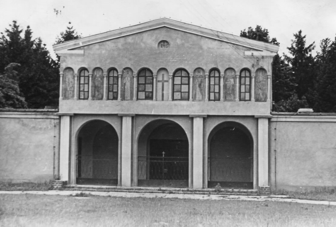 eingang katholischer Friedhof Kapelle